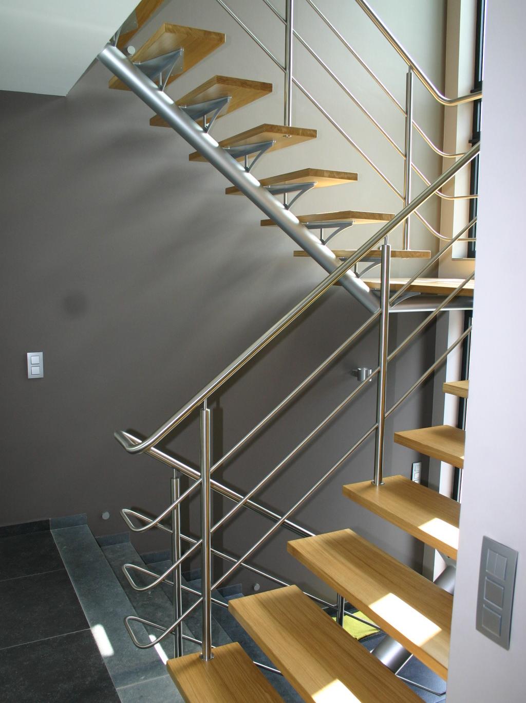 Escalier inox sur mesure avec finition haut de gamme